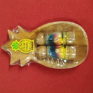 Hawai'i souvenir sunset themed salt pepper shakers pineapple tray